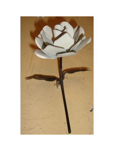 Enfeite-Rosa de ferro e flandes c/cabo